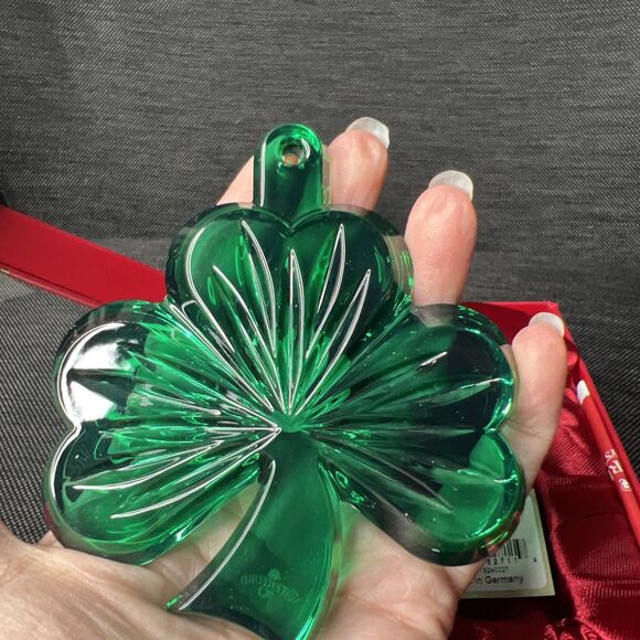 Waterford Crystal 2014 Annual Green Shamrock ornament with enhancer #164589 - Picture 6 of 11